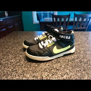 Nike Hightop Boys Size 1y